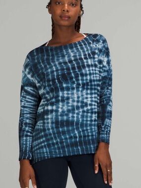 Lululemon back in action Women's Blue Tie-Dye Boatneck top.
